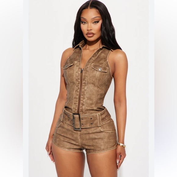 Feeling Jaded Washed Faux Leather Romper with Belt size Large - Picture 12 of 16